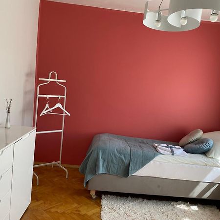 Przytulny Dom Pod Jabloniami Przy Targach Kielce Villa Kültér fotó
