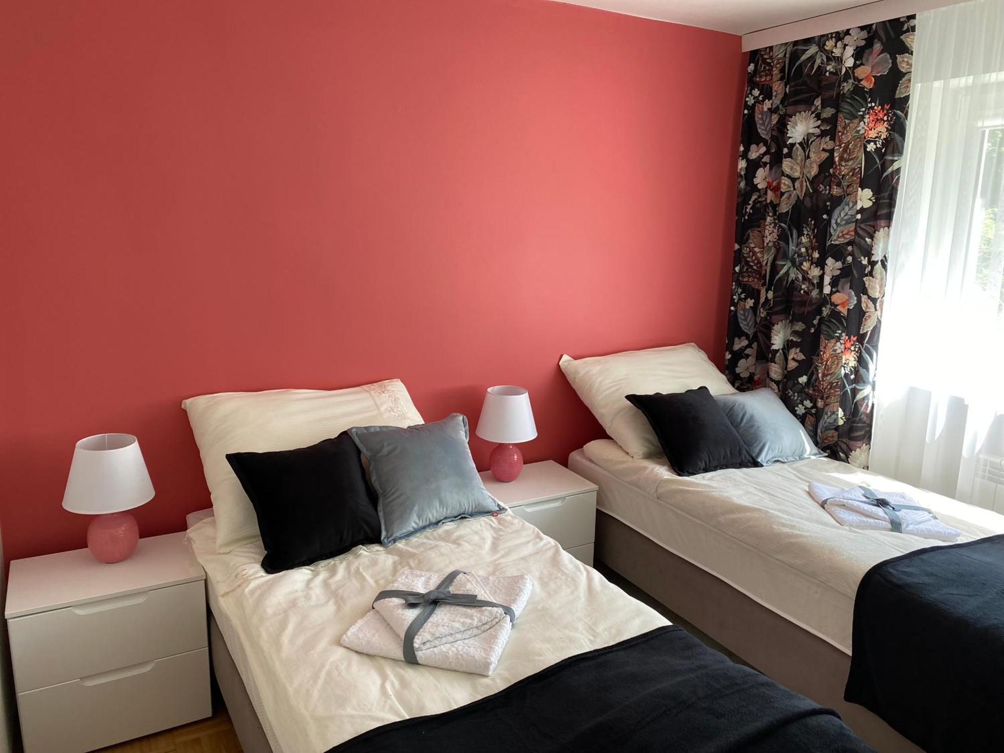 Przytulny Dom Pod Jabloniami Przy Targach Kielce Villa Kültér fotó