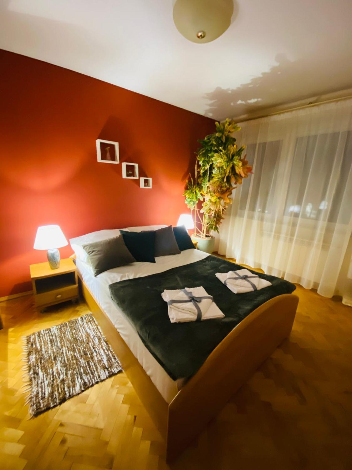 Przytulny Dom Pod Jabloniami Przy Targach Kielce Villa Kültér fotó